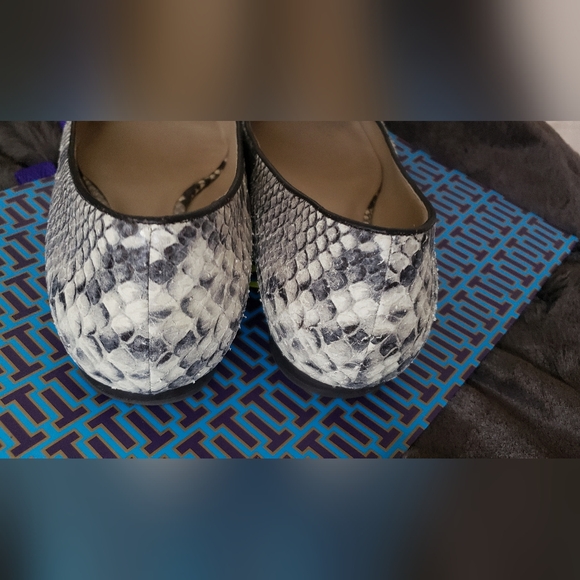 💫TORY BURCH Python Raleigh Logo Ballet Flats - Picture 4 of 6